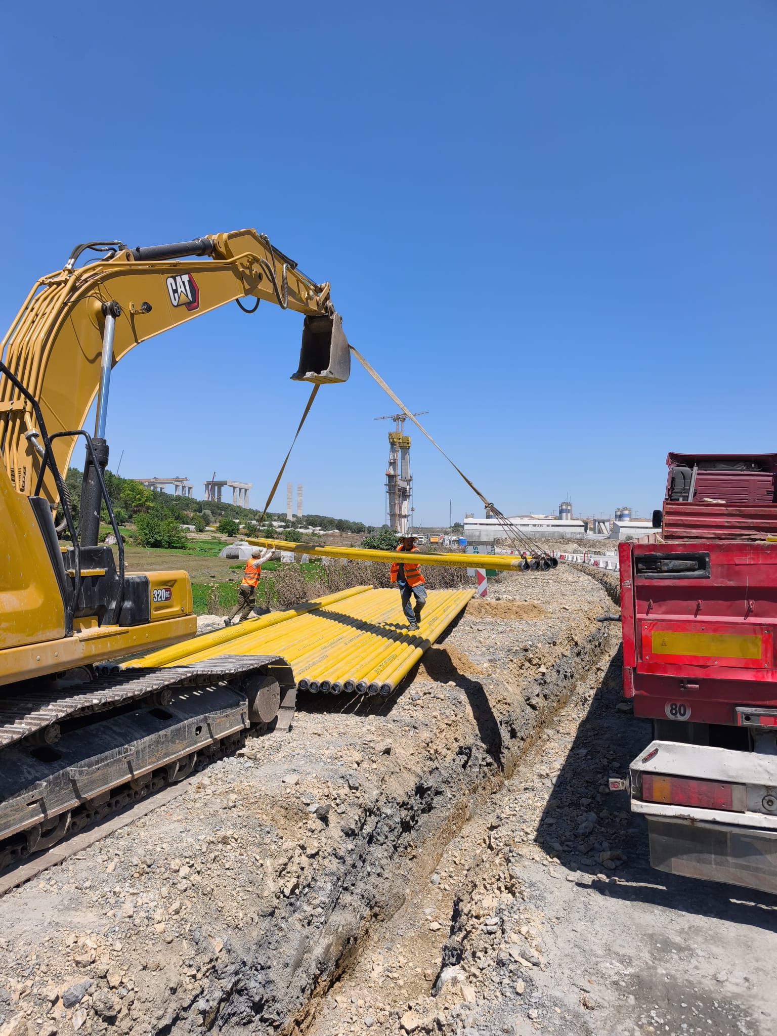 BOĞAZİÇİ YDKŞ BÖLGESİ ÇELİK, POLİETİLEN VE SERVİS HATTI İNŞAATI